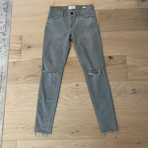 Frame Le Skinny De Jeanne Gray Jeans